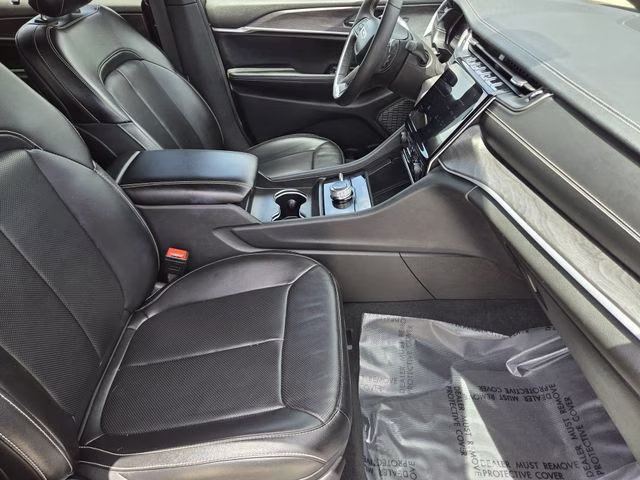 2024 Diamond Black Crystal Pearlcoat Jeep Grand Cherokee L Limited 4X4 SUV
