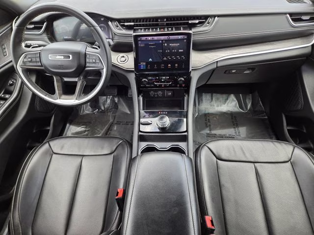 2024 Diamond Black Crystal Pearlcoat Jeep Grand Cherokee L Limited 4X4 SUV