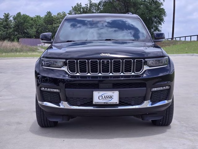 2024 Diamond Black Crystal Pearlcoat Jeep Grand Cherokee L Limited 4X4 SUV