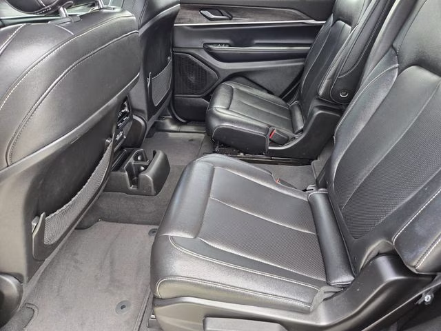 2024 Diamond Black Crystal Pearlcoat Jeep Grand Cherokee L Limited 4X4 SUV