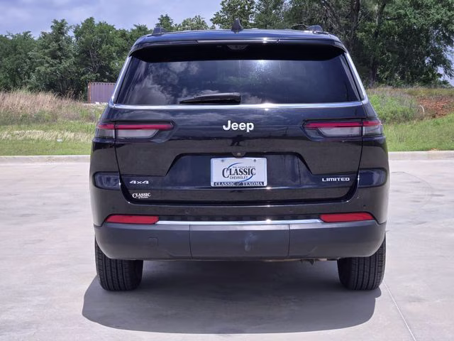 2024 Diamond Black Crystal Pearlcoat Jeep Grand Cherokee L Limited 4X4 SUV