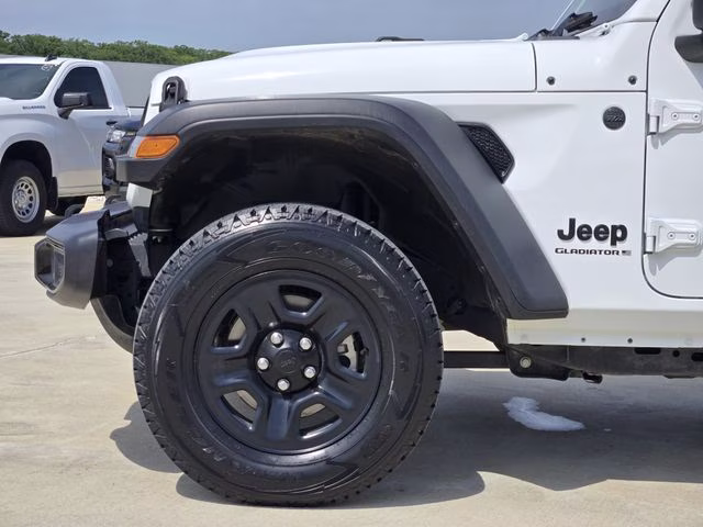 2024 Bright White Clearcoat Jeep Gladiator Sport 4X4 Truck