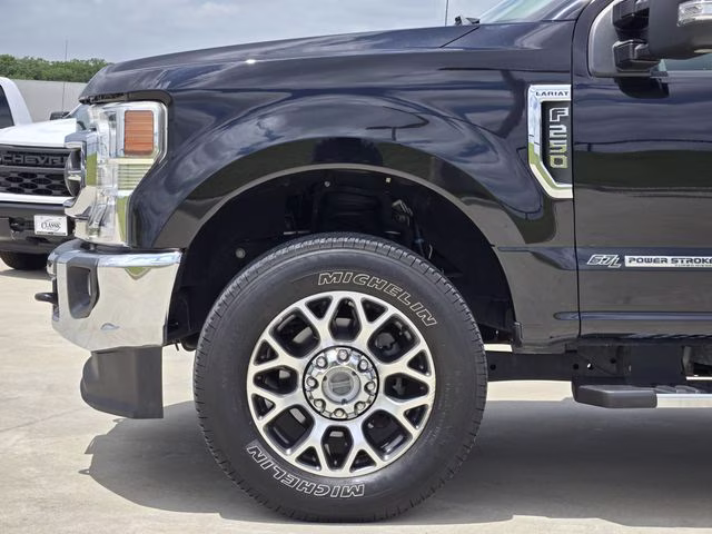 2020 Black Metallic Ford Super Duty F-250 SRW Lariat 4X4 Truck
