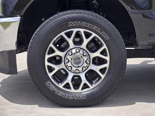 2020 Black Metallic Ford Super Duty F-250 SRW Lariat 4X4 Truck
