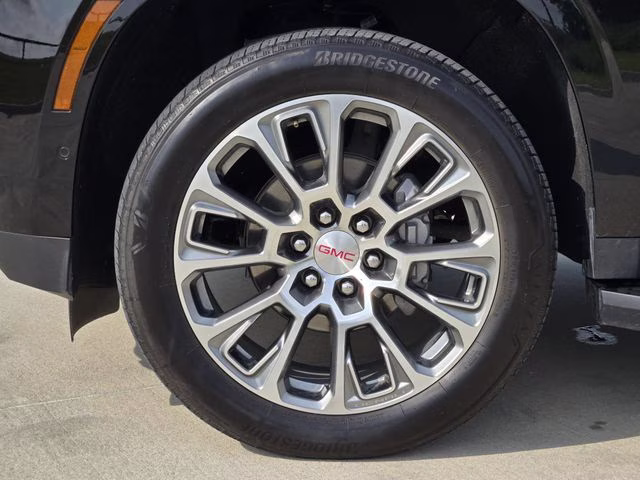 2025 Onyx Black GMC Yukon Denali 4X4 SUV