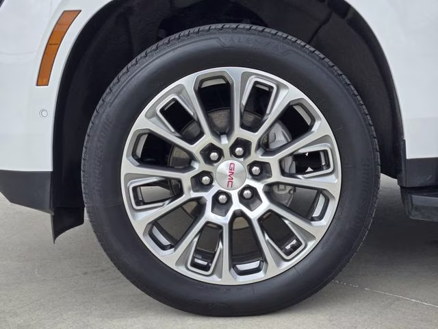 2025 Summit White GMC Yukon Denali 4X4 SUV