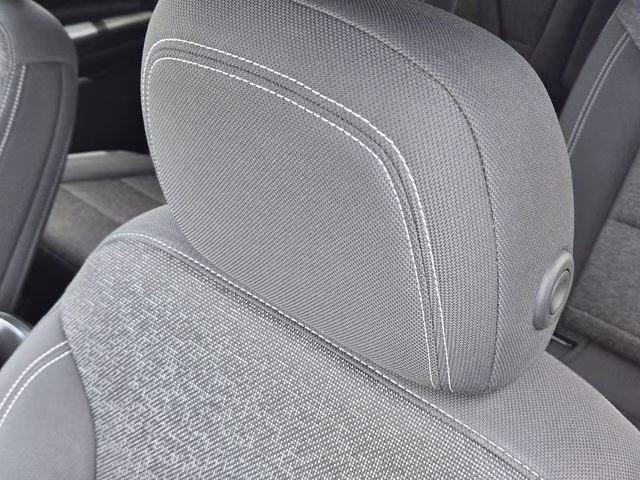2024 Mosaic Black Metallic Chevrolet Traverse LT FWD SUV