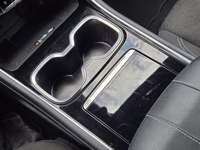 2024 Mosaic Black Metallic Chevrolet Traverse LT FWD SUV