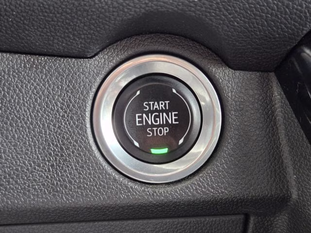 2024 Mosaic Black Metallic Chevrolet Traverse LT FWD SUV