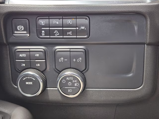 2025 Sterling Gray Metallic Chevrolet Suburban Z71 4X4 SUV