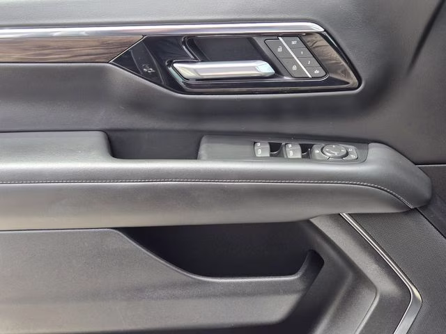 2025 Sterling Gray Metallic Chevrolet Suburban Z71 4X4 SUV