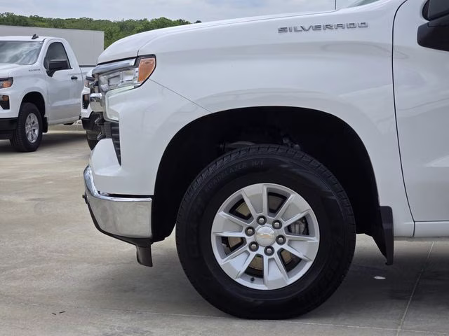 2025 Summit White Chevrolet Silverado 1500 LT 4X4 Truck