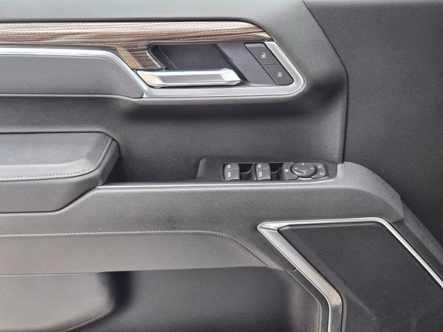 2025 Summit White Chevrolet Silverado 1500 LT 4X4 Truck