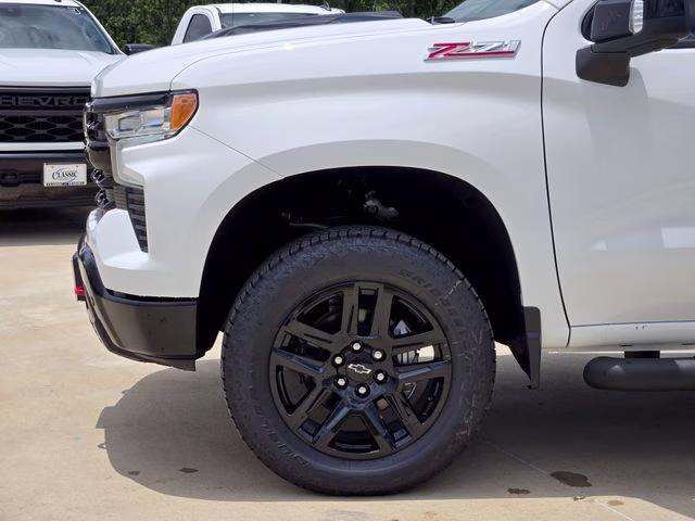 2026 Summit White Chevrolet Silverado 1500 LT Trail Boss 4X4 Truck