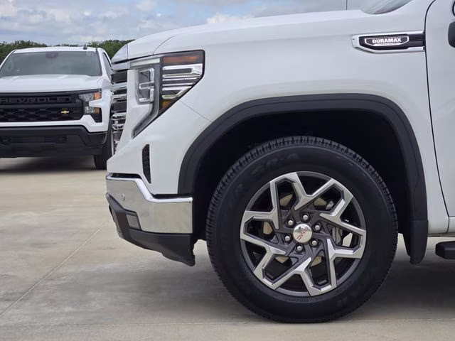 2024 Summit White GMC Sierra 1500 SLT 4X4 Truck