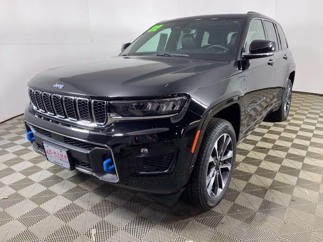 2022 Diamond Black Crystal Pearlcoat Jeep Grand Cherokee Overland 4xe 4X4 SUV