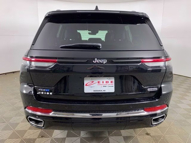 2022 Diamond Black Crystal Pearlcoat Jeep Grand Cherokee Overland 4xe 4X4 SUV
