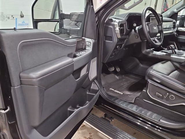 2023 Agate Black Metallic Ford F-150 Lariat 4X4 Truck