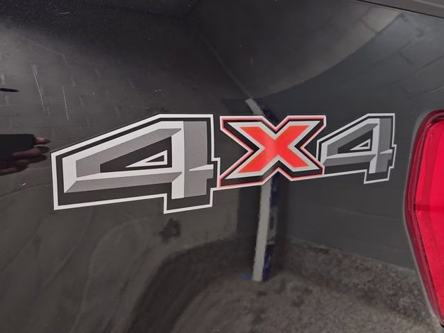 2023 Agate Black Metallic Ford F-150 Lariat 4X4 Truck