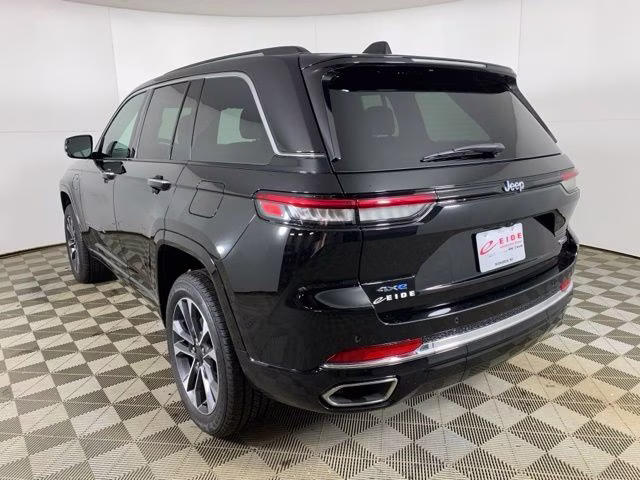 2022 Diamond Black Crystal Pearlcoat Jeep Grand Cherokee Overland 4xe 4X4 SUV
