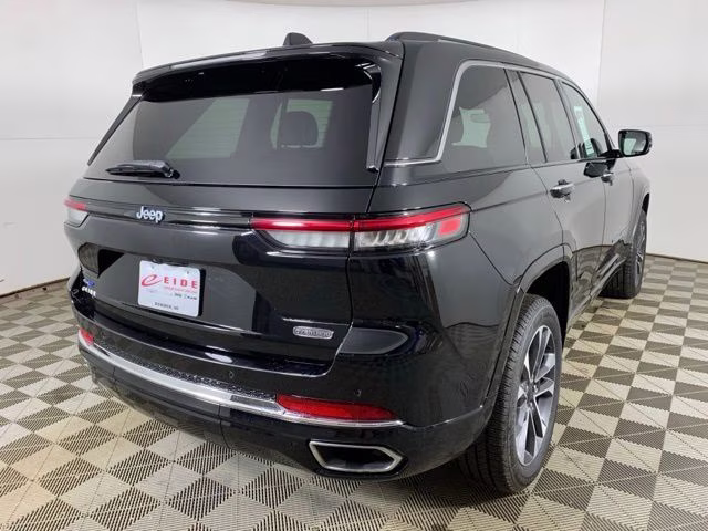 2022 Diamond Black Crystal Pearlcoat Jeep Grand Cherokee Overland 4xe 4X4 SUV