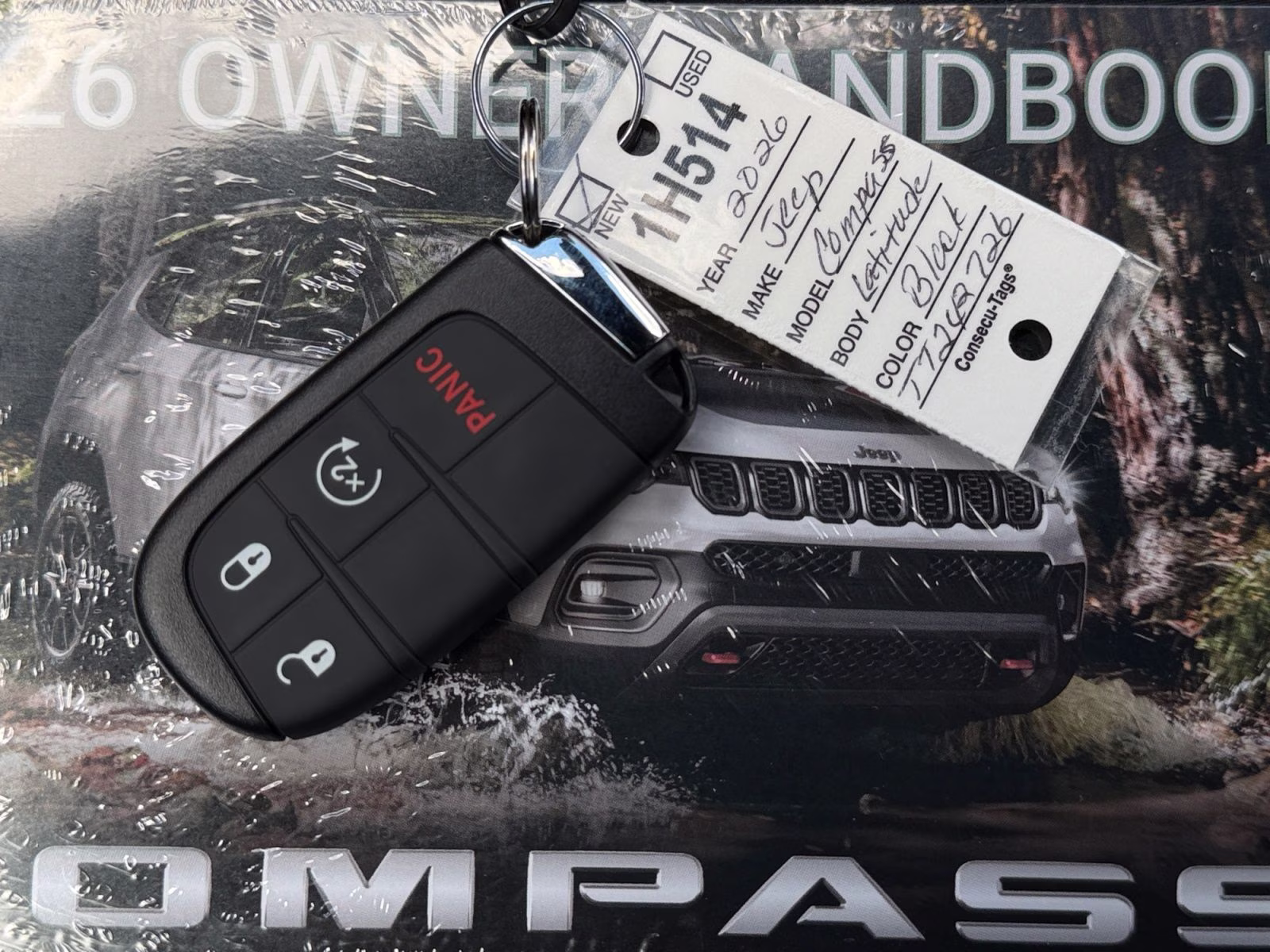 2026 Diamond Black Crystal Pearlcoat Jeep Compass Latitude 4X4 SUV