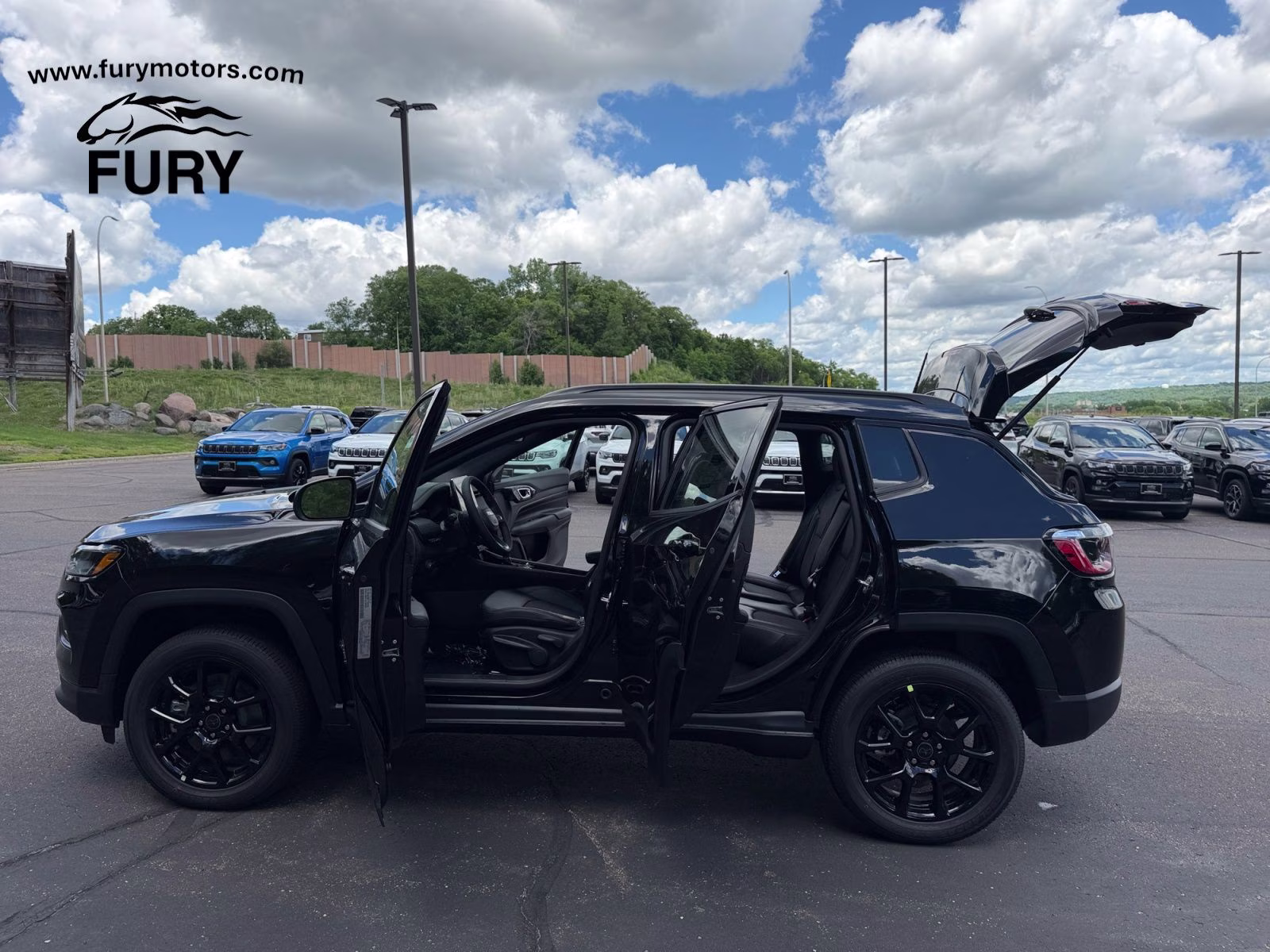 2026 Diamond Black Crystal Pearlcoat Jeep Compass Latitude 4X4 SUV