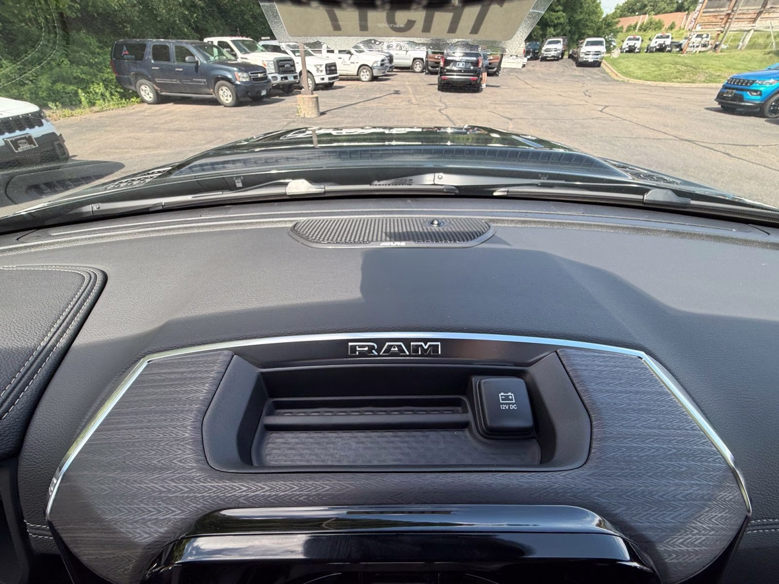 2026 Diamond Black Crystal Pearlcoat Ram 2500 Laramie 4X4 Truck