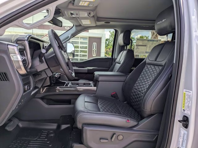 2026 Avalanche Ford Super Duty F-250 SRW LARIAT 4X4 Truck