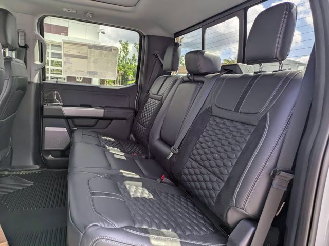 2026 Avalanche Ford Super Duty F-250 SRW LARIAT 4X4 Truck