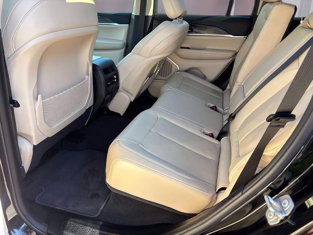 2022 Diamond Black Crystal Pearlcoat Jeep Grand Cherokee Limited 4X4 SUV