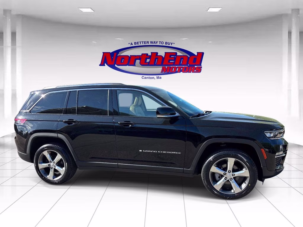 2022 Diamond Black Crystal Pearlcoat Jeep Grand Cherokee Limited 4X4 SUV