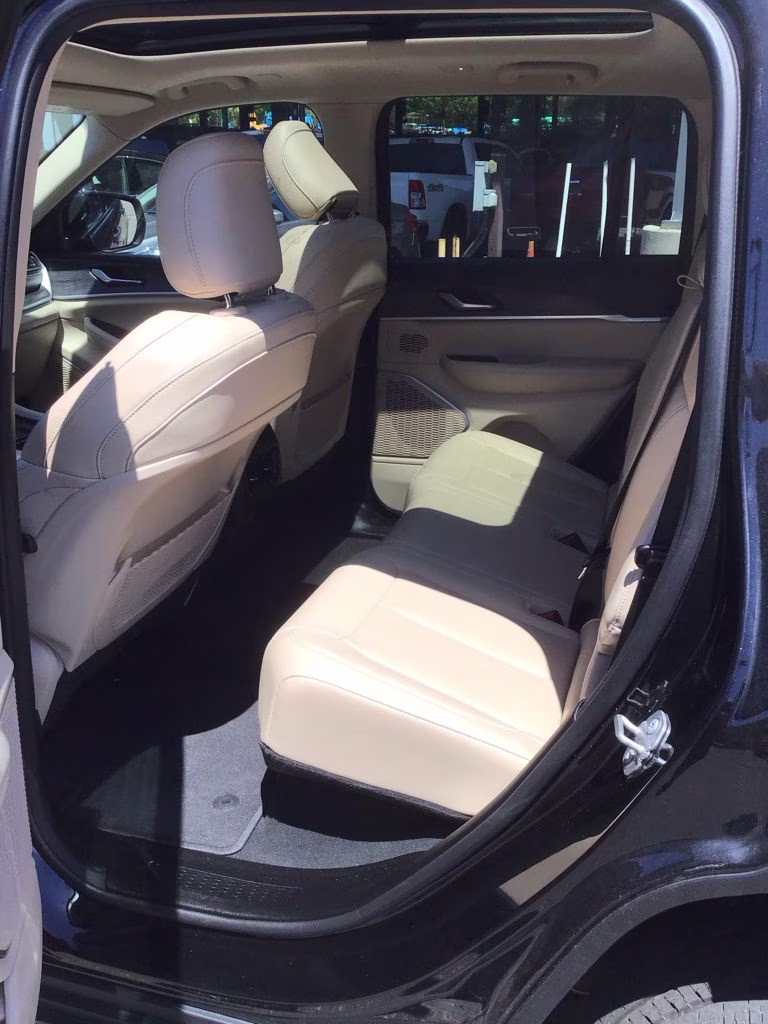 2022 Diamond Black Crystal Pearlcoat Jeep Grand Cherokee Limited 4X4 SUV
