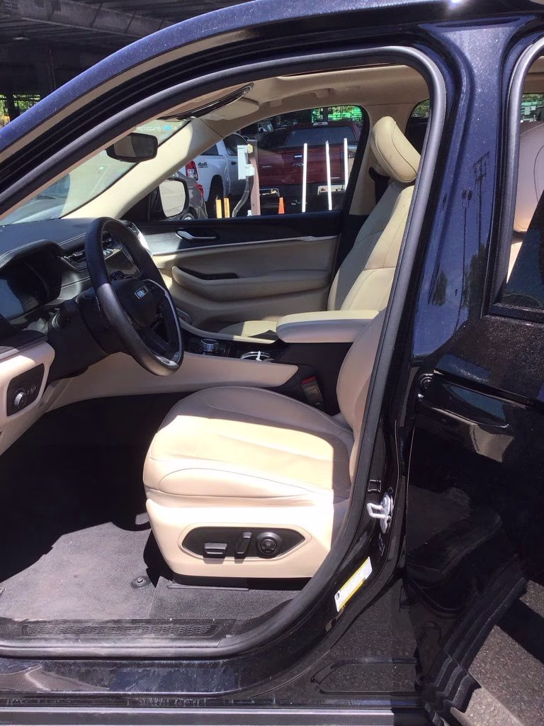 2022 Diamond Black Crystal Pearlcoat Jeep Grand Cherokee Limited 4X4 SUV