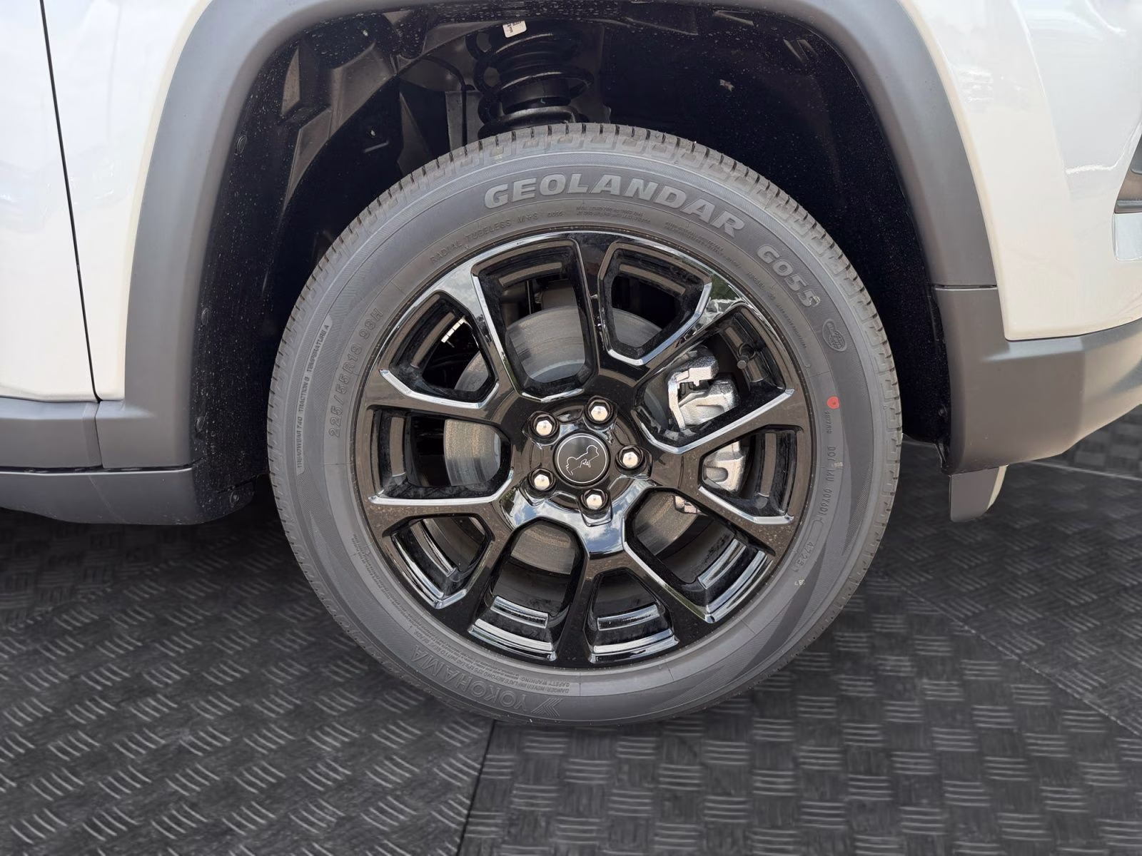2026 Silver Zynith Metallic Clearcoat Jeep Compass Latitude 4X4 SUV