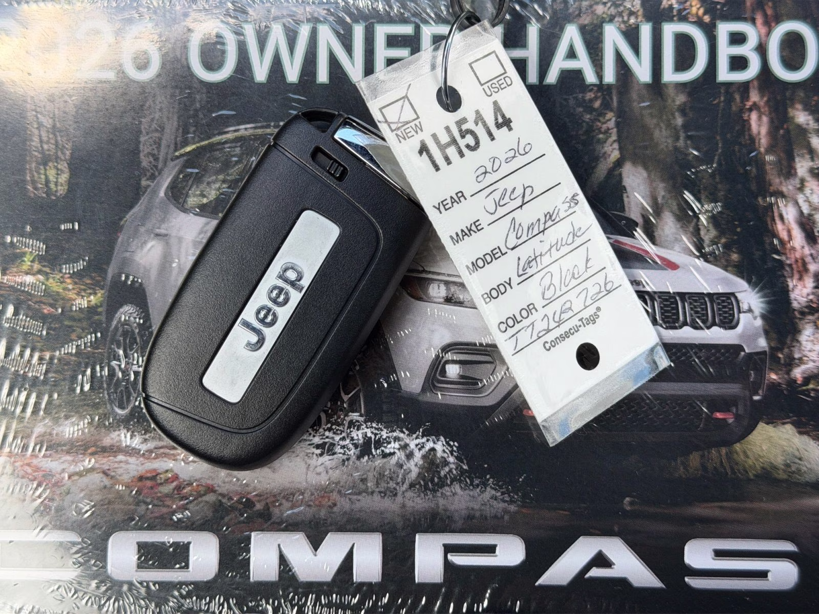 2026 Diamond Black Crystal Pearlcoat Jeep Compass Latitude 4X4 SUV