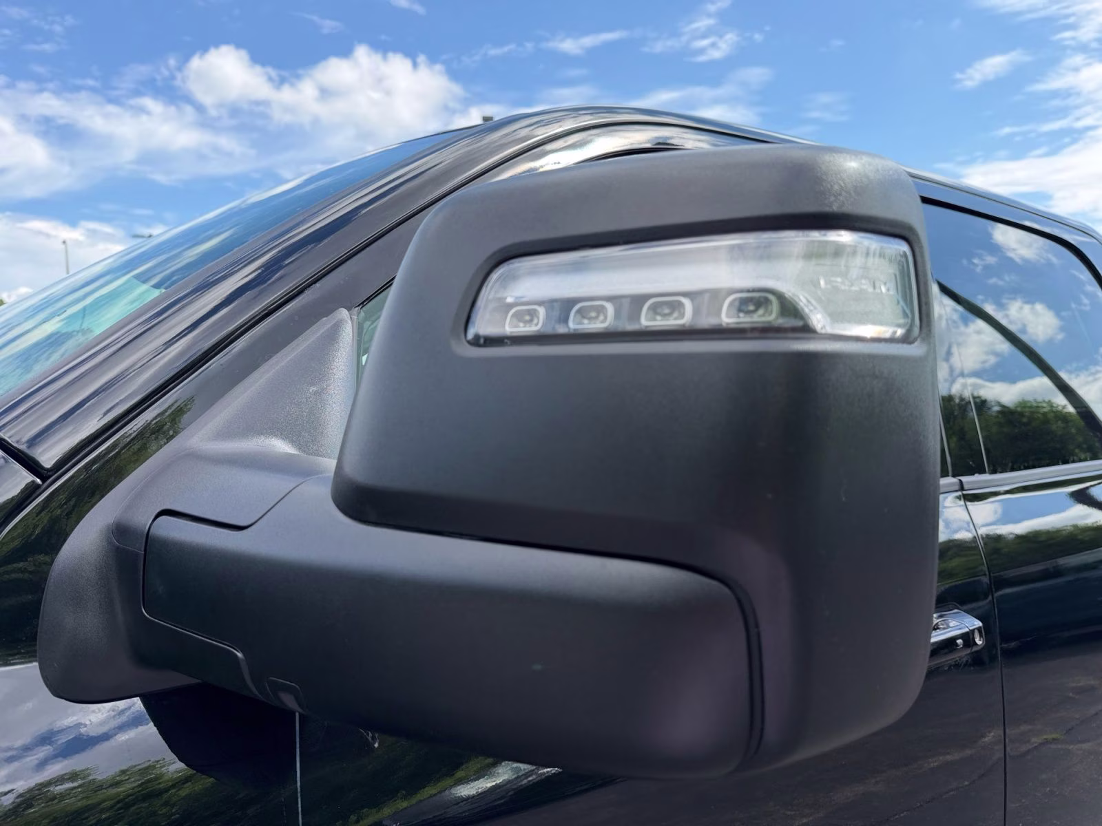 2026 Diamond Black Crystal Pearlcoat Ram 2500 Laramie 4X4 Truck