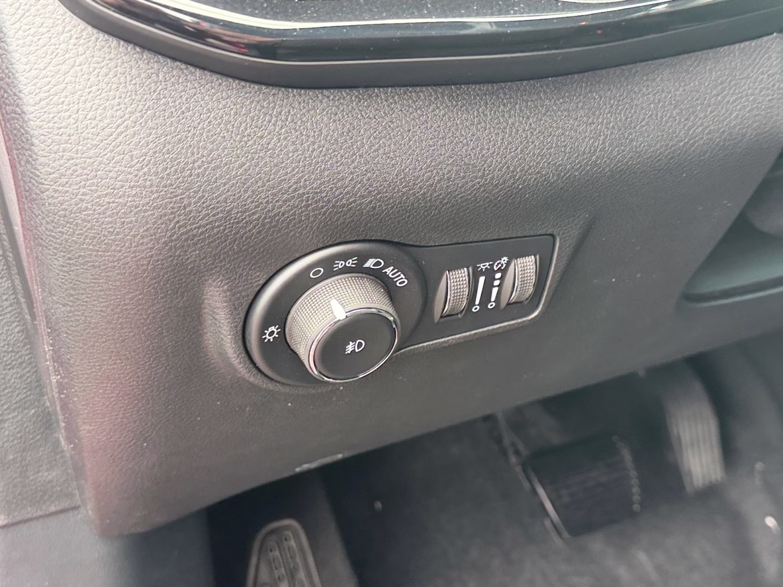 2026 Red Hot Pearlcoat Jeep Compass Latitude 4X4 SUV