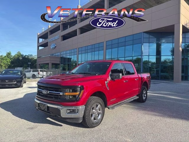 2025 Rapid Red Metallic Tinted Clearcoat Ford F-150 XLT Crew Cab Pickup 4X4 Truck