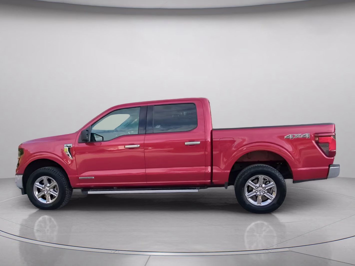 2025 Rapid Red Metallic Tinted Clearcoat Ford F-150 XLT Crew Cab Pickup 4X4 Truck