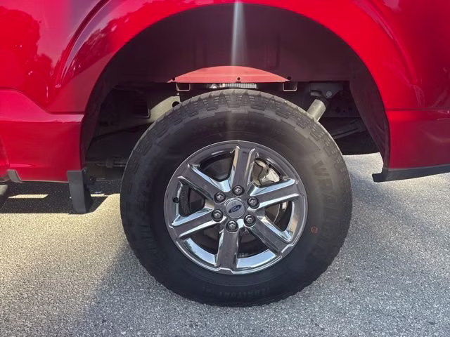 2025 Rapid Red Metallic Tinted Clearcoat Ford F-150 XLT Crew Cab Pickup 4X4 Truck