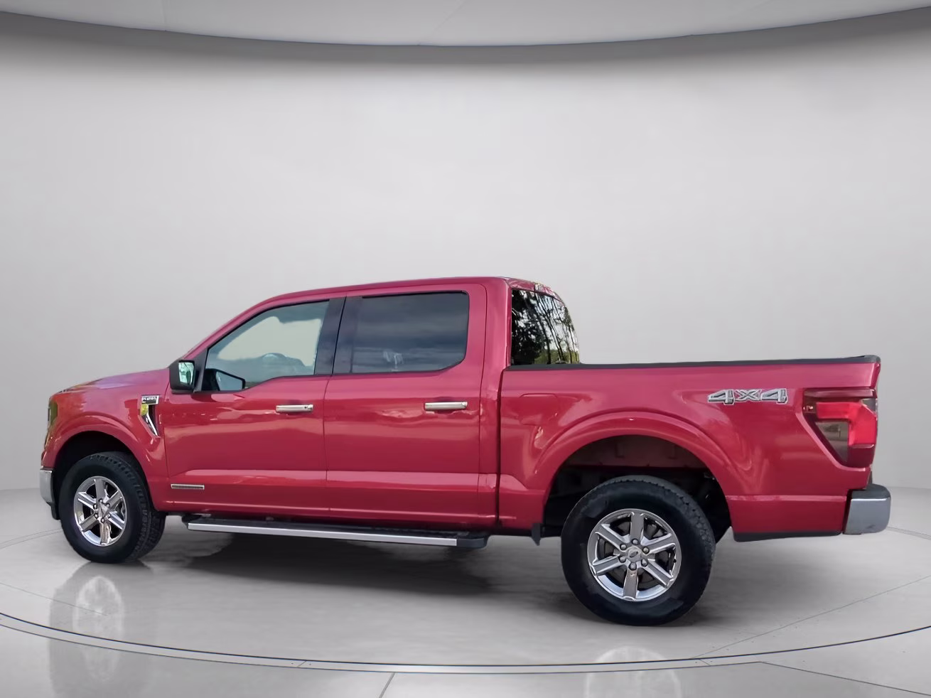 2025 Rapid Red Metallic Tinted Clearcoat Ford F-150 XLT Crew Cab Pickup 4X4 Truck