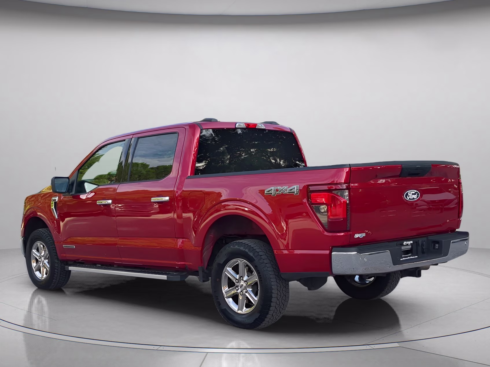 2025 Rapid Red Metallic Tinted Clearcoat Ford F-150 XLT Crew Cab Pickup 4X4 Truck