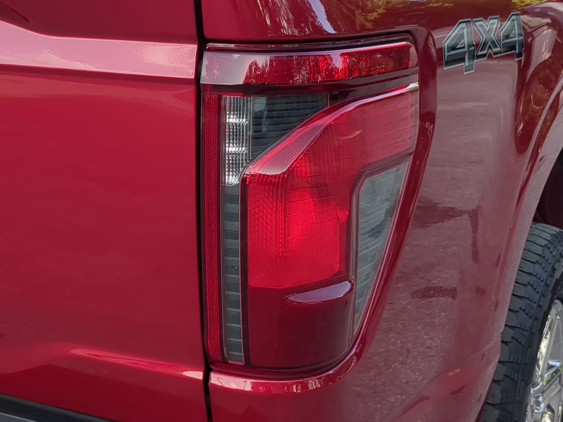 2025 Rapid Red Metallic Tinted Clearcoat Ford F-150 XLT Crew Cab Pickup 4X4 Truck