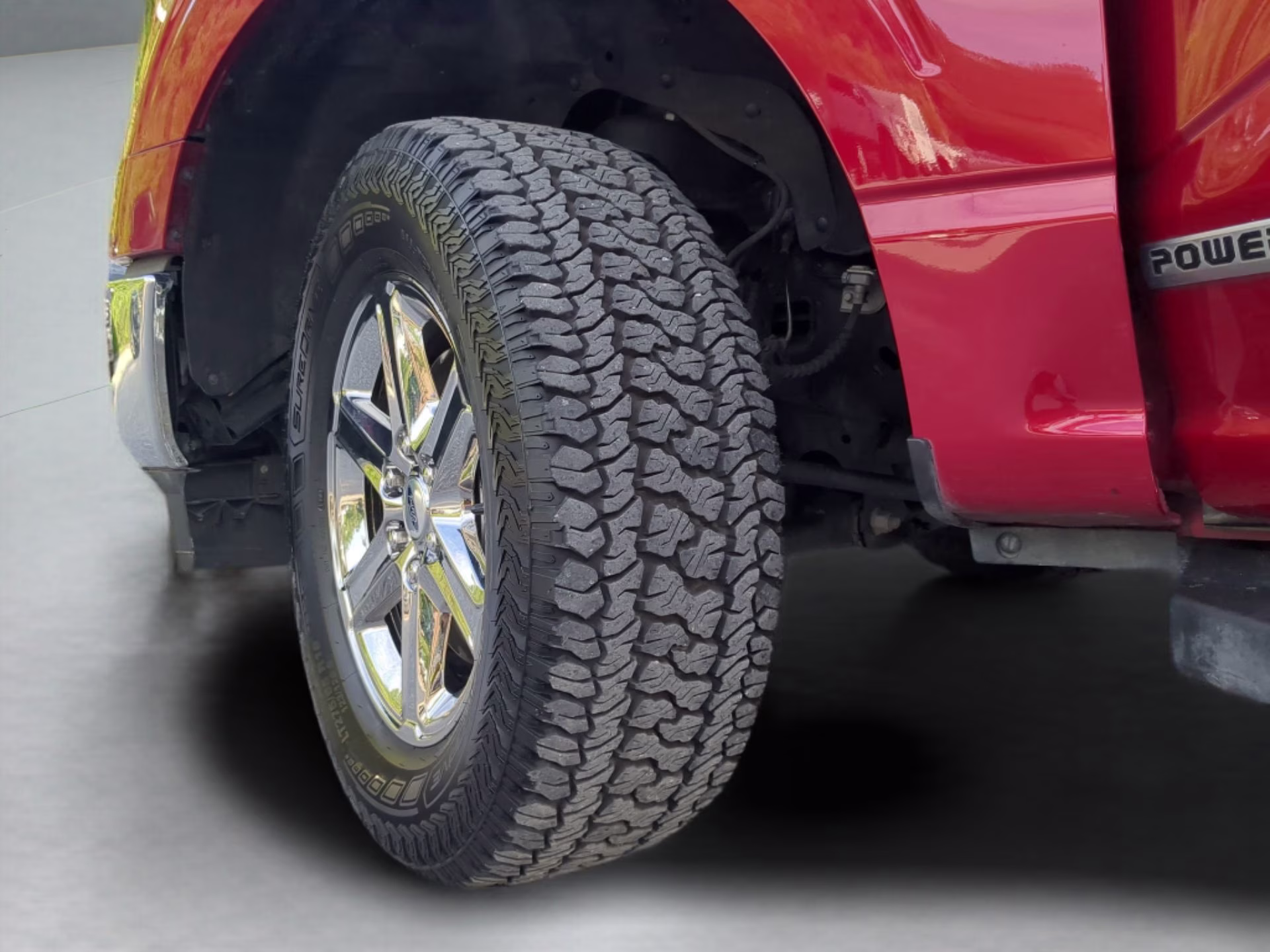 2025 Rapid Red Metallic Tinted Clearcoat Ford F-150 XLT Crew Cab Pickup 4X4 Truck