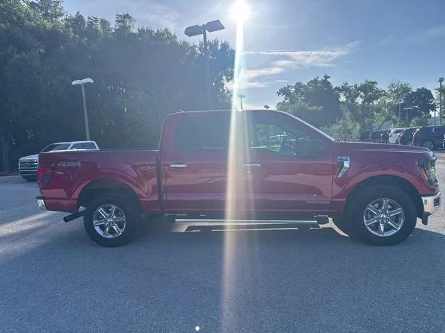 2025 Rapid Red Metallic Tinted Clearcoat Ford F-150 XLT Crew Cab Pickup 4X4 Truck