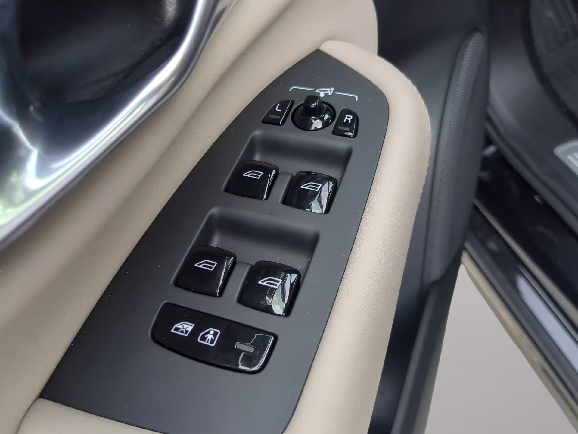 2026 Onyx Black Metallic Volvo XC90 Plus AWD SUV