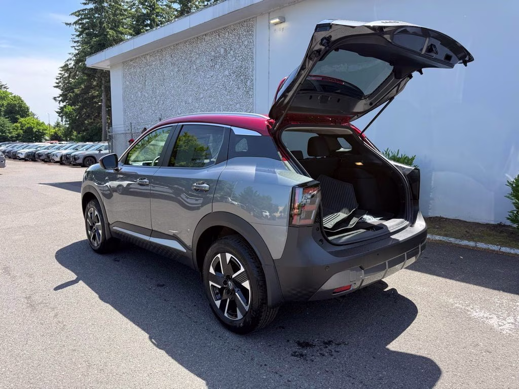 2026 Gun Metallic/Scarlet Ember Tintcoat Nissan Kicks SV AWD SUV