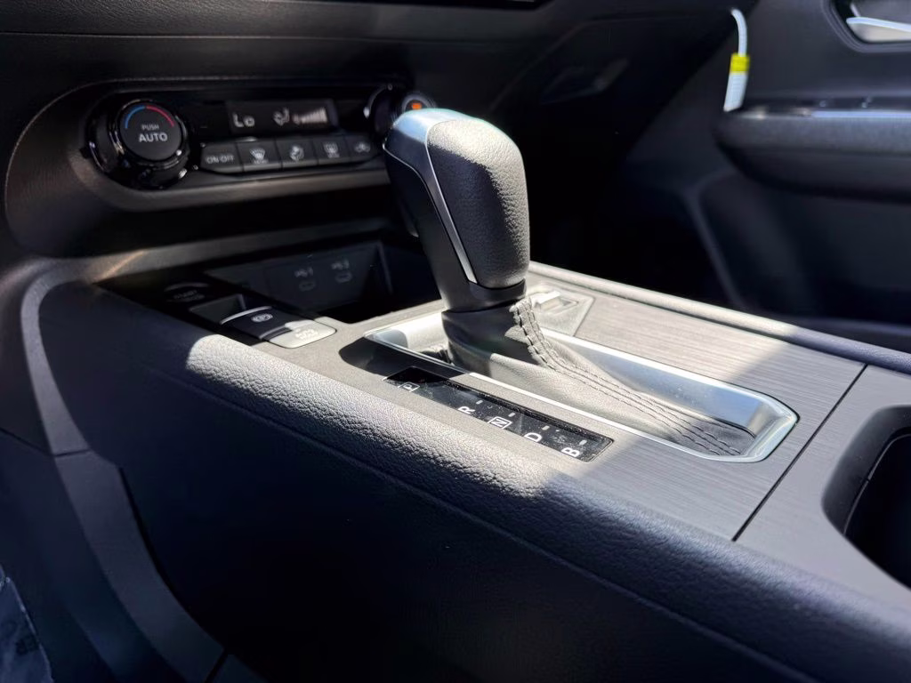 2026 Gun Metallic/Scarlet Ember Tintcoat Nissan Kicks SV AWD SUV