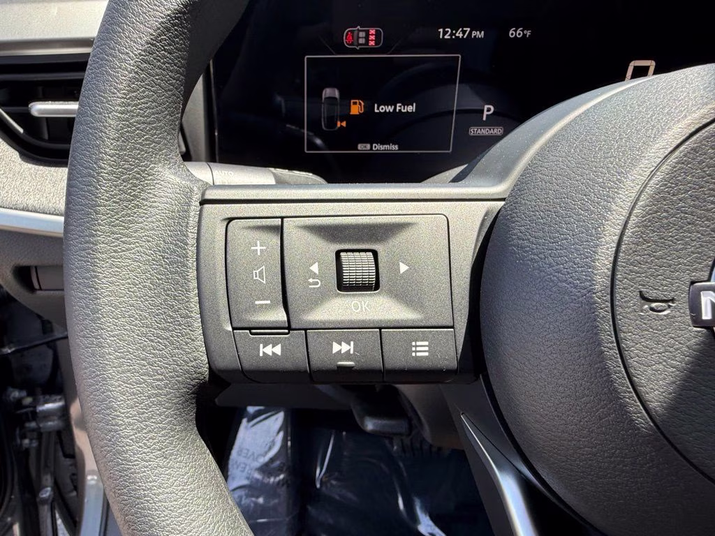 2026 Gun Metallic/Scarlet Ember Tintcoat Nissan Kicks SV AWD SUV